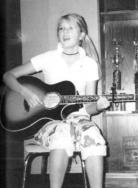 Taylor Swift, 2006, Yearbook